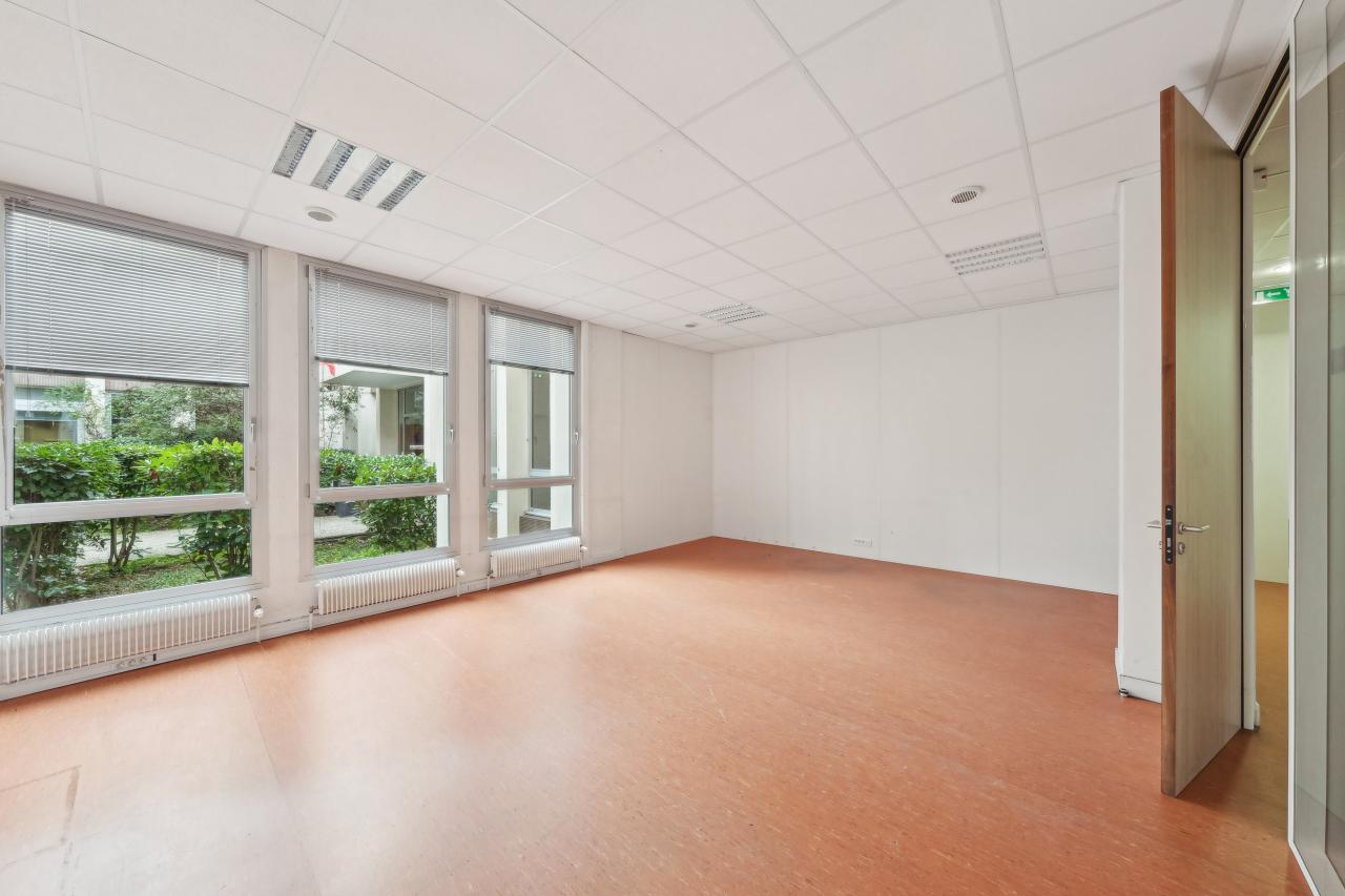 Bureau Paris 602m² Location bureau Paris OLBUR2423588 10